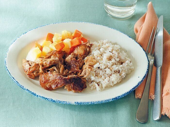 栄養価が高い豚肉は辛子ソースがアクセント!