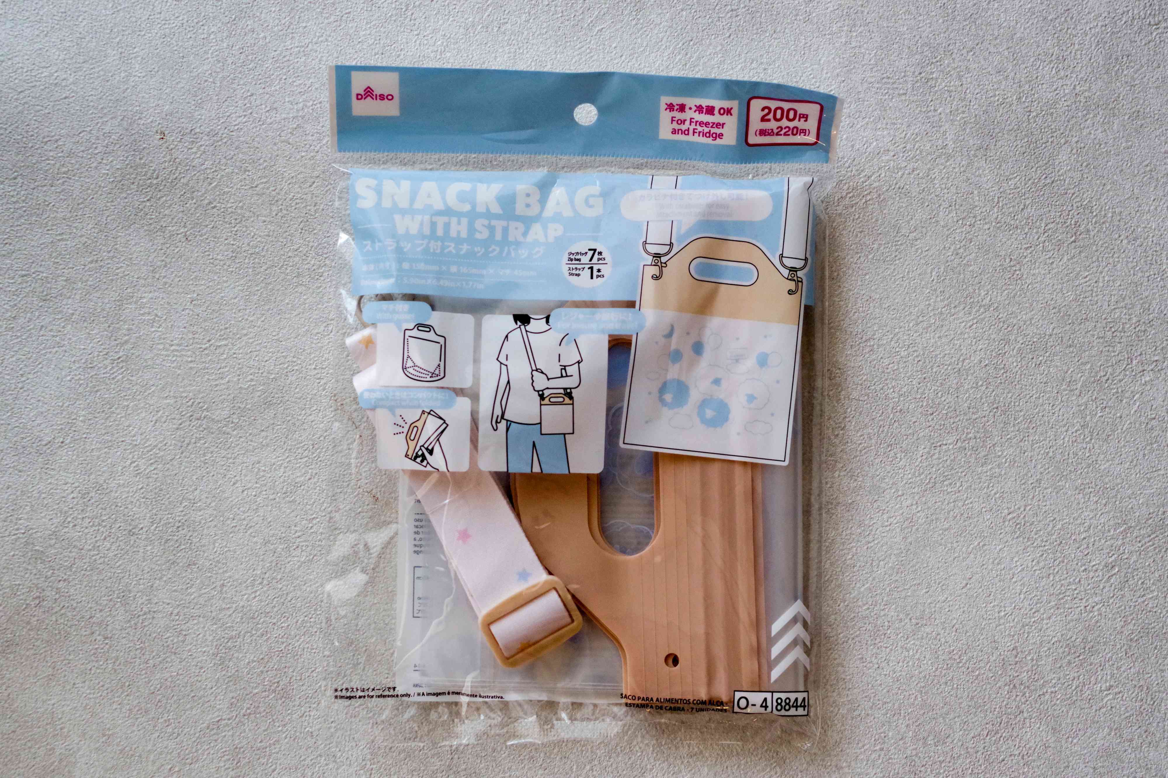 DAISO「ストラップ付きスナックバッグ」220円