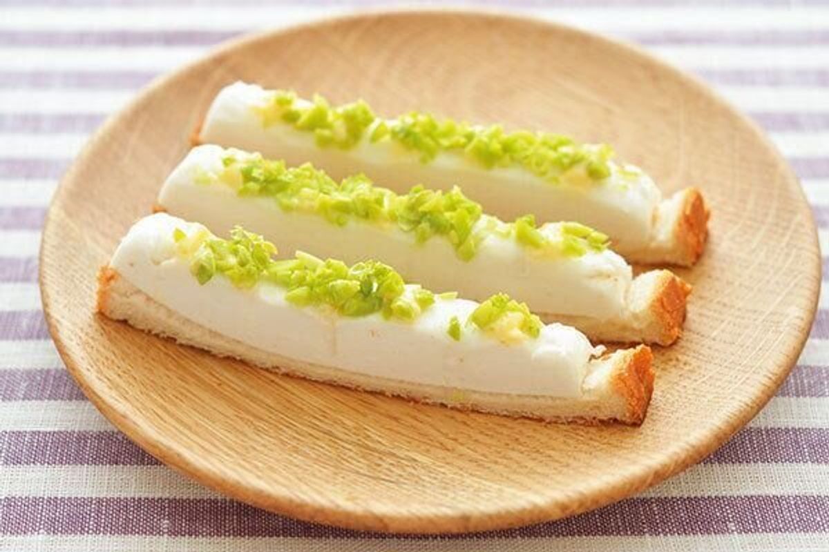 ふわふわはんぺんのスティックトースト 大人2人 子ども1人分 幼児食レシピ たまひよ ふわふわはんぺんのスティックトースト 大人2人 子ども1人分 幼児食レシピ たまひよ