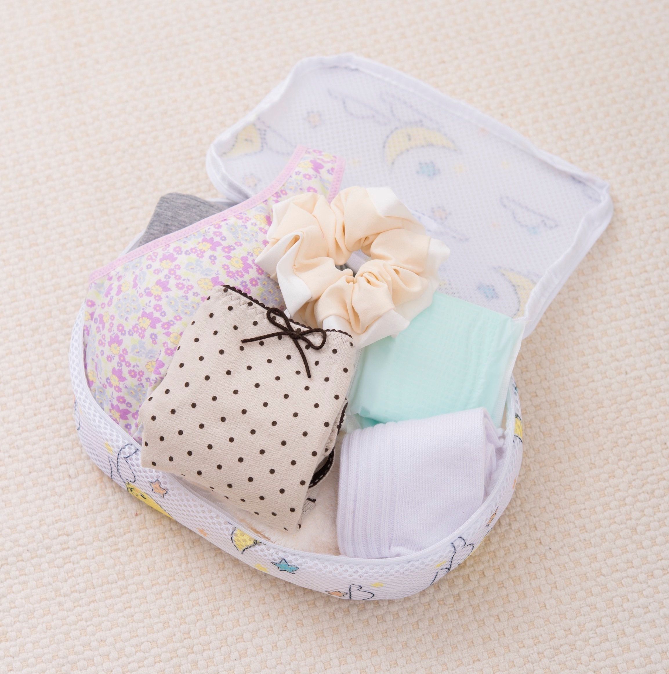 「エイデンアンドアネイ」洗えるメッシュポーチ（メッシュ生地）