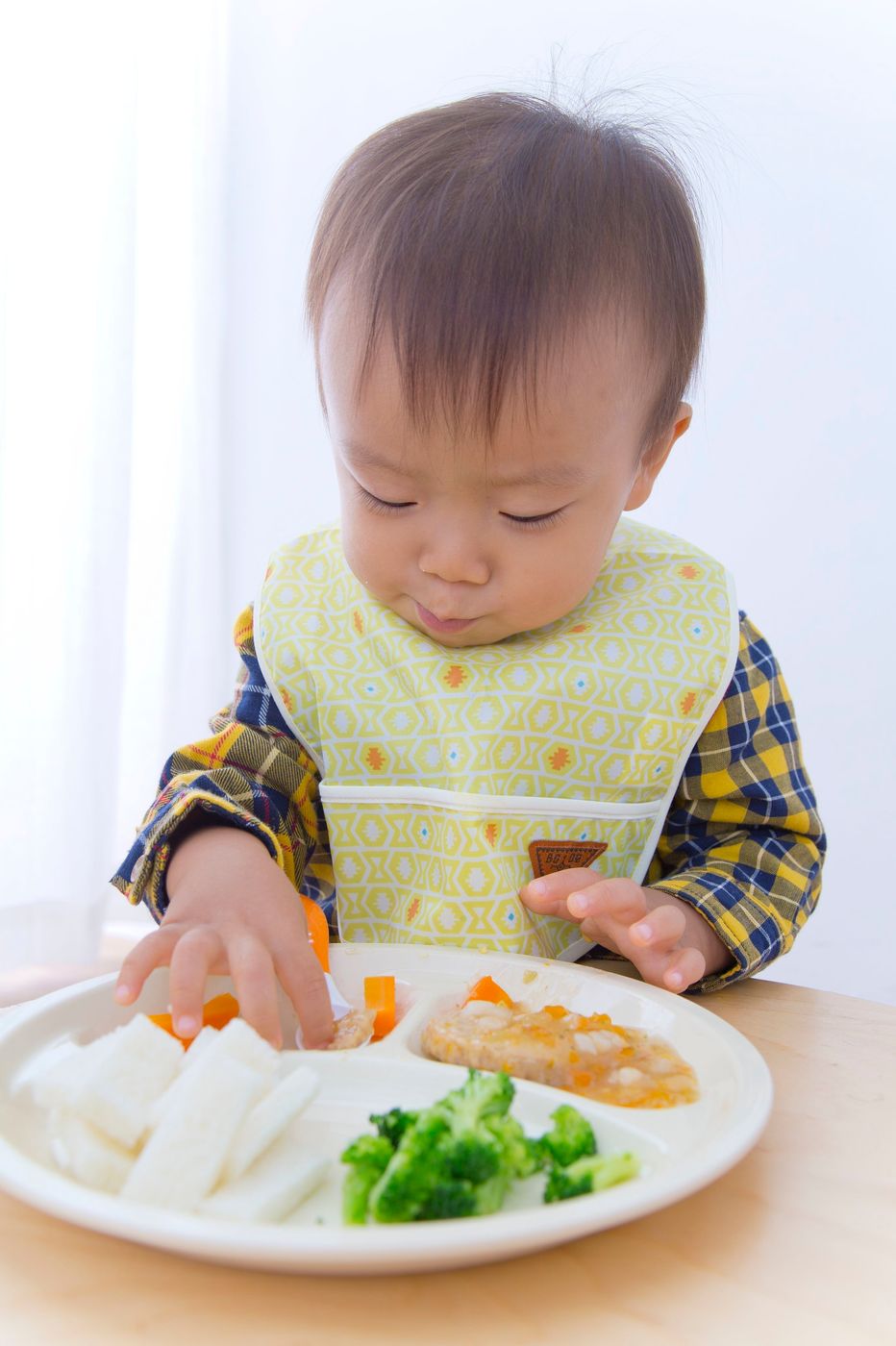 保育園に学ぶ よく食べる 離乳食のための環境作り 上手な食べさせ方 たまひよ 保育園に学ぶ よく食べる 離乳食のための環境作り 上手な食べさせ方 たまひよ