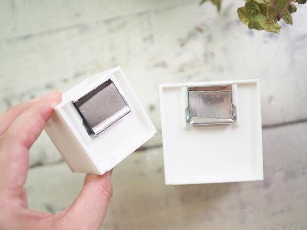 キューブポケットはマグネット付き収納ボックス