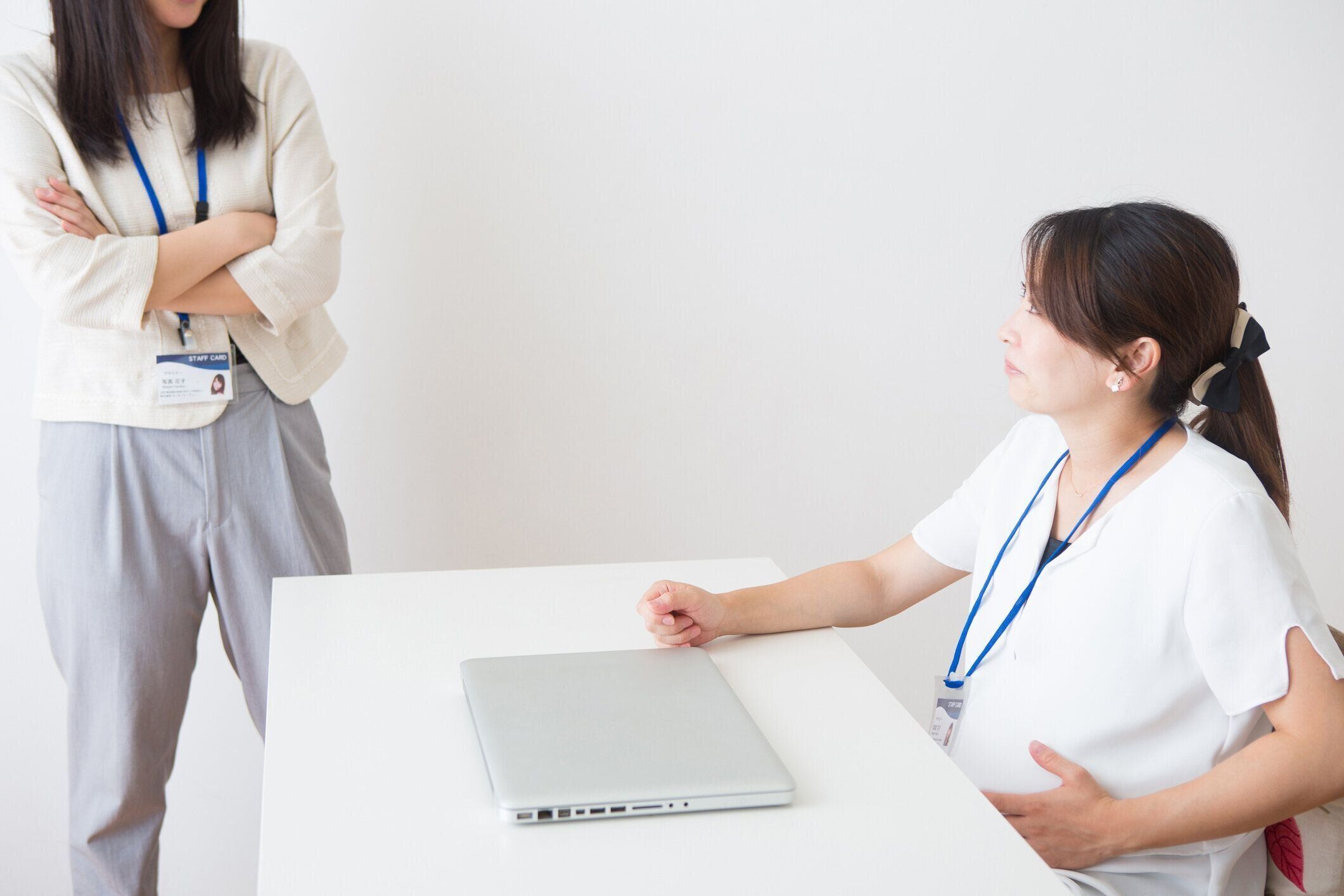 マタニティ ・ ハラスメントは妊娠中の女性