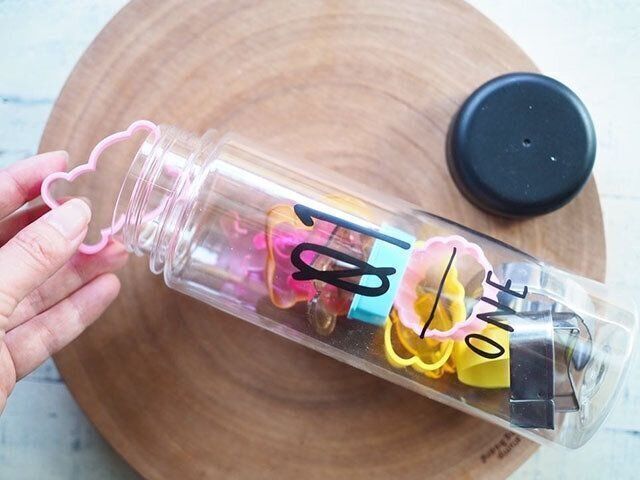 キャンドゥの「ドリンクボトル」に型抜き・クッキー型を収納
