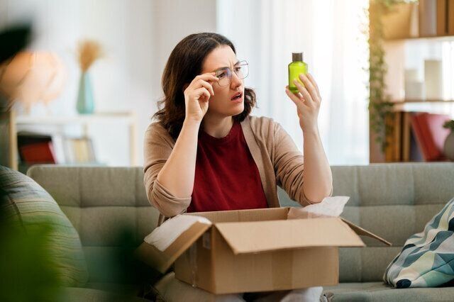 あるあるネット通販トラブル！「生物」のカバーとったら「英語」の参考書!?