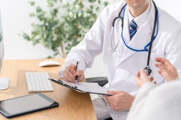 胃カメラ経験者が激白!鼻から派 VS 口から派