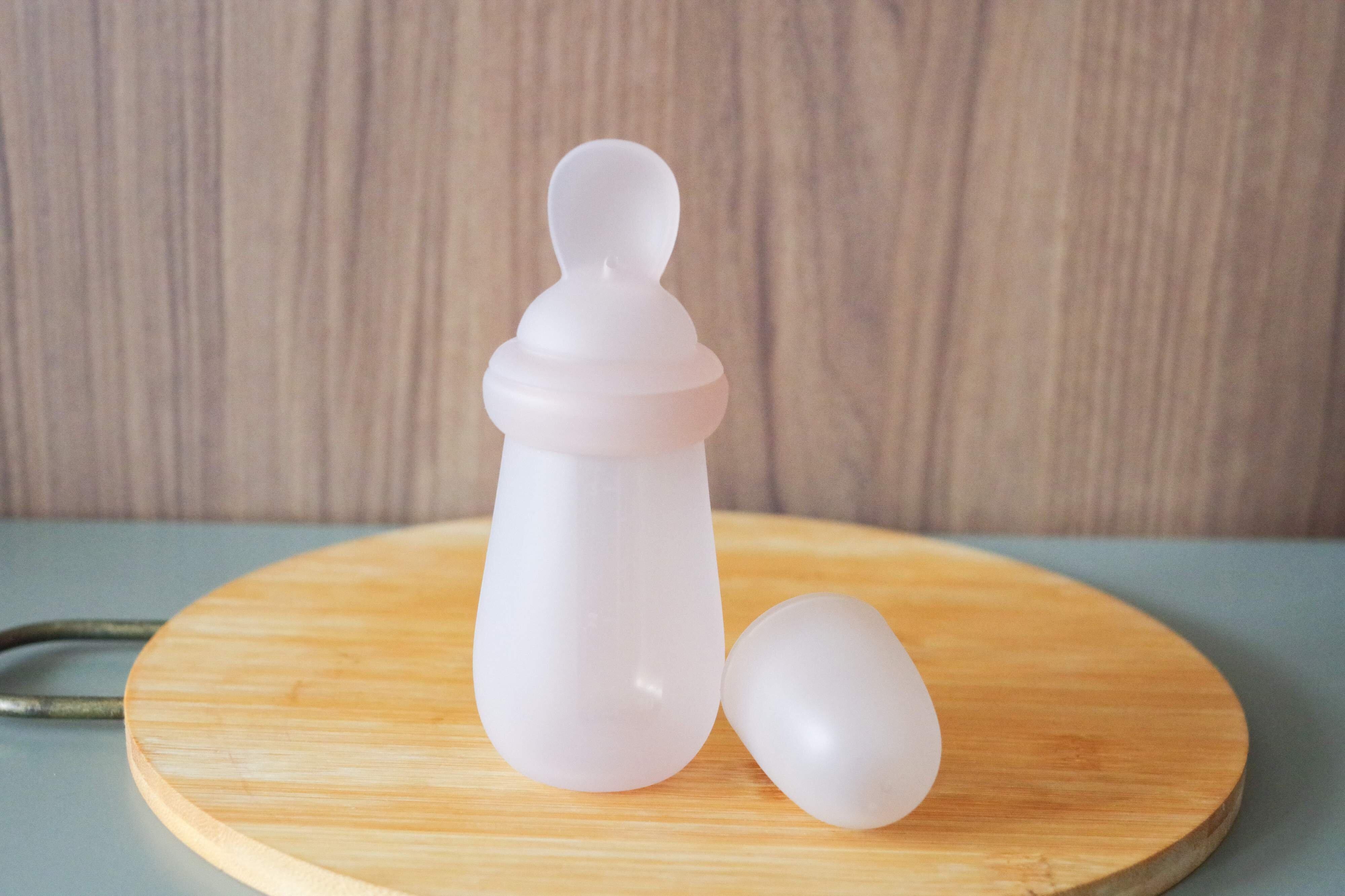 【3COINS】離乳食デビューに！片手でスイスイこぼさずに食べさせられる便利グッズ