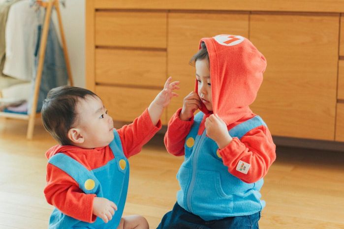きょうだいで着てもかわいい!なりきりロンパース マリオ&なりきりパーカー マリオ