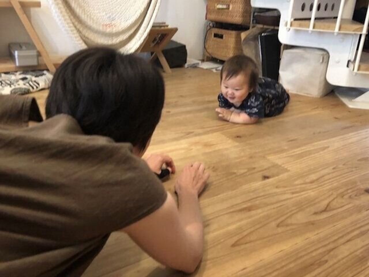 ずりばい ハイハイが体を作る 赤ちゃんと楽しむ運動遊びのコツ たまひよ ずりばい ハイハイが体を作る 赤ちゃんと楽しむ運動遊びのコツ たまひよ