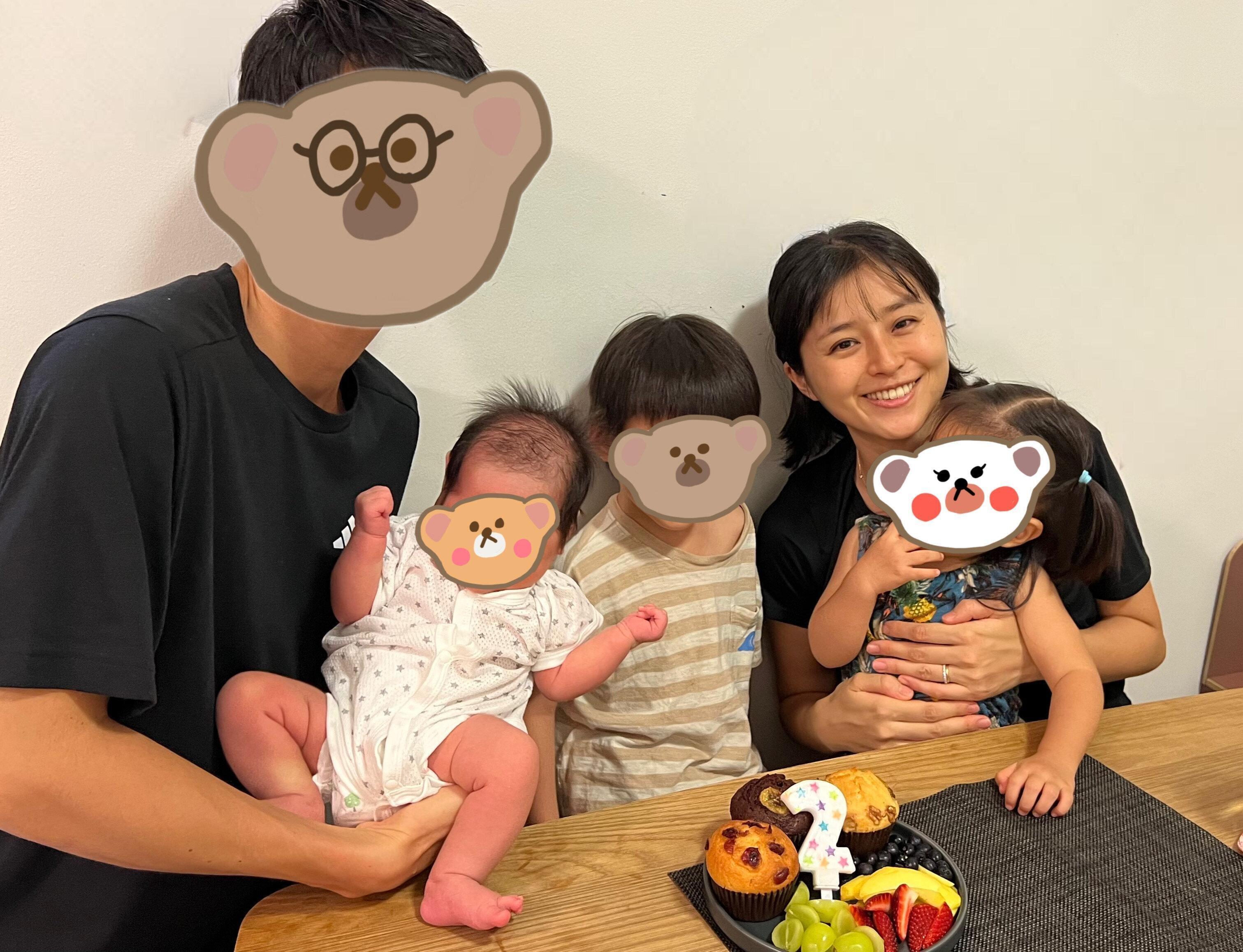 ちなみさん、パパ、3人のお子さんたちと5人家族での1枚。