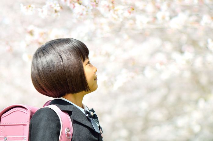新一年生の女の子(桜)