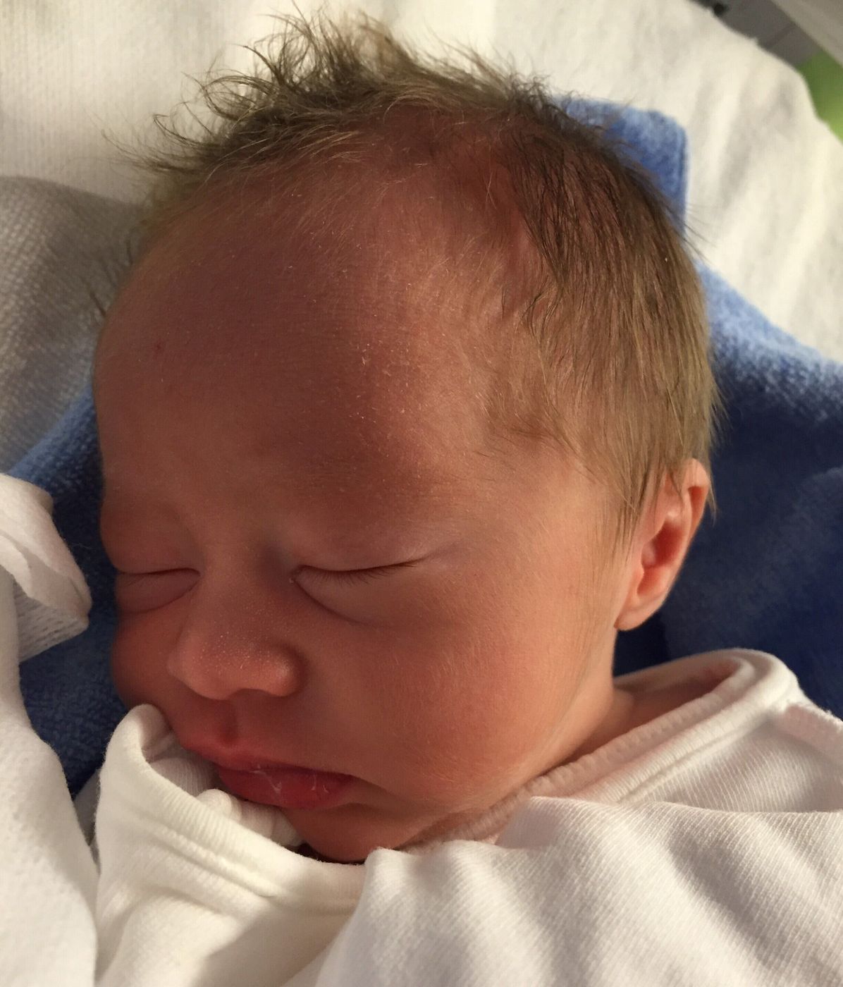 妊婦健診でも1カ月健診でも異常なし 絶対何かおかしい と不安の日々 難病アンジェルマン症候群 体験談 たまひよ 妊婦健診でも1カ月健診でも異常なし 絶対何かおかしい と不安の日々 難病アンジェルマン症候群 体験談 たまひよ