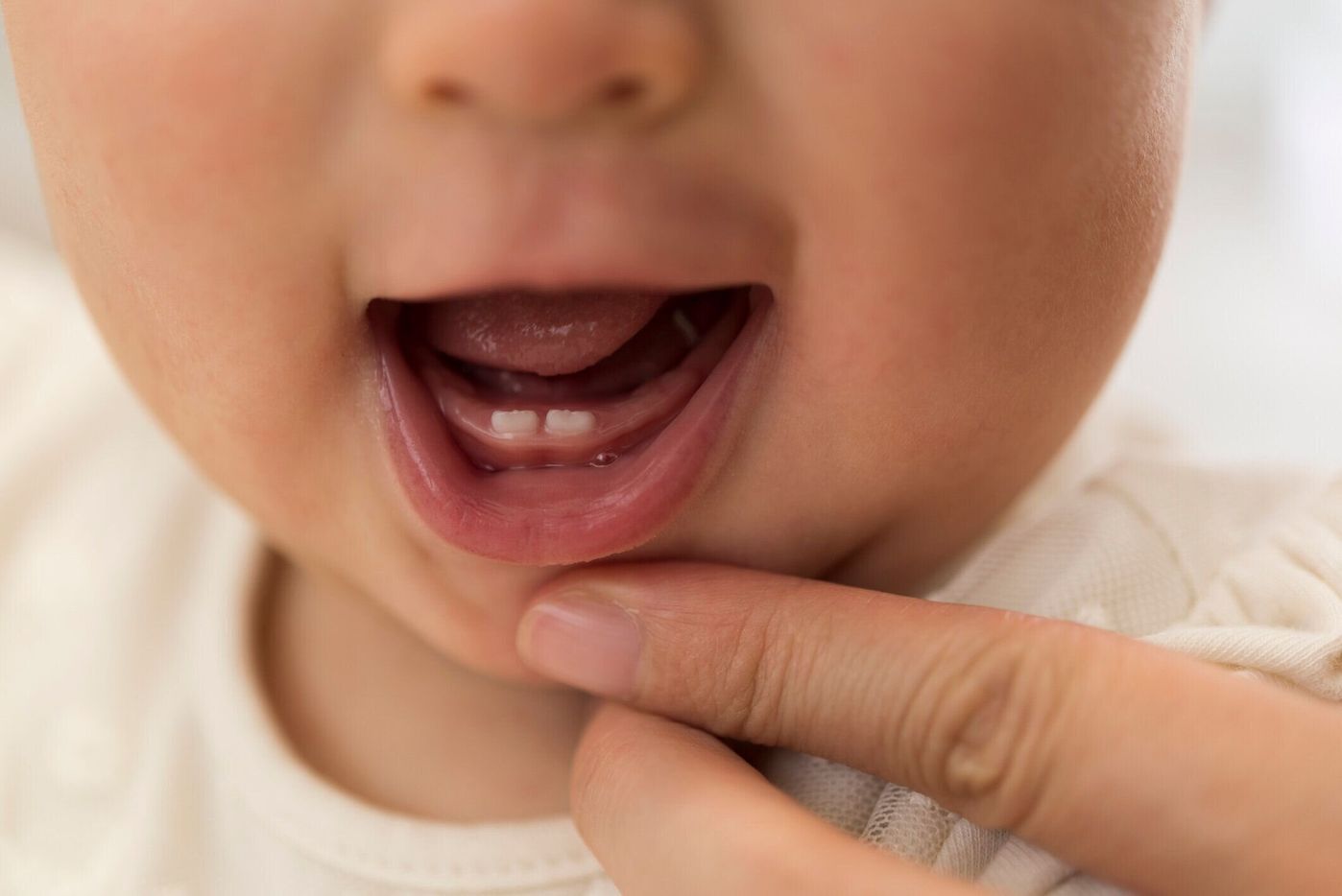 生後8ヶ月 下の歯は生えたのに 上の歯が生えない 専門家q A たまひよ 生後8ヶ月 下の歯は生えたのに 上の歯が生えない 専門家q A たまひよ