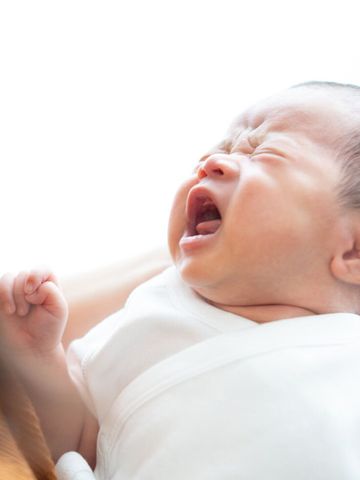 解熱剤が 坐剤 で処方された 赤ちゃんが嫌がらない使い方は 小児科医が解説 たまひよ 解熱剤が 坐剤 で処方された 赤ちゃんが嫌がらない使い方は 小児科医が解説 たまひよ