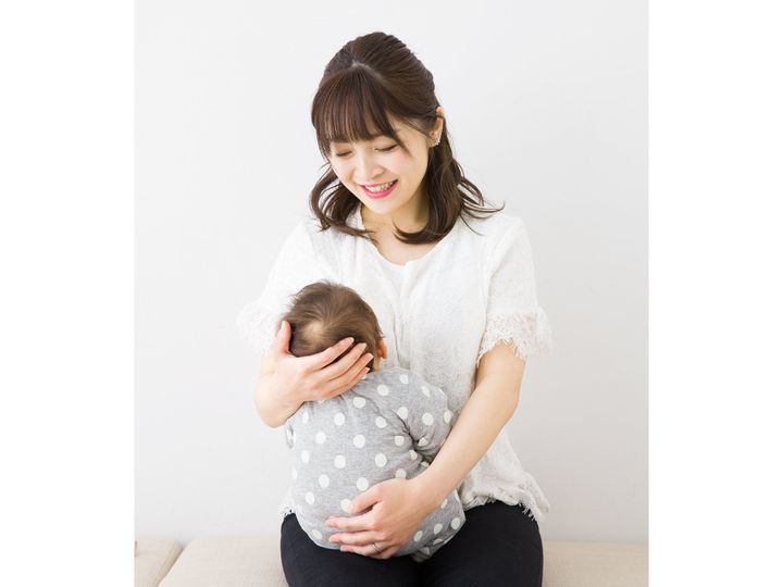 専門家監修 乳首が切れて悲鳴 授乳が痛すぎるときは 赤ちゃんの抱き方やくわえさせ形を変えてみて たまひよ 専門家監修 乳首が切れて悲鳴 授乳が痛すぎるときは 赤ちゃんの抱き方やくわえさせ形を変えてみて たまひよ