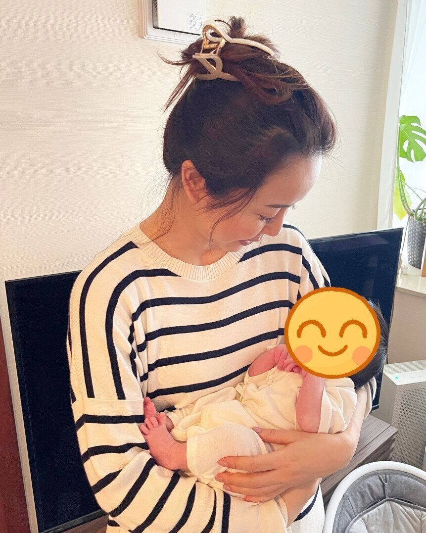 宮崎さんと、新生児期の息子さん。