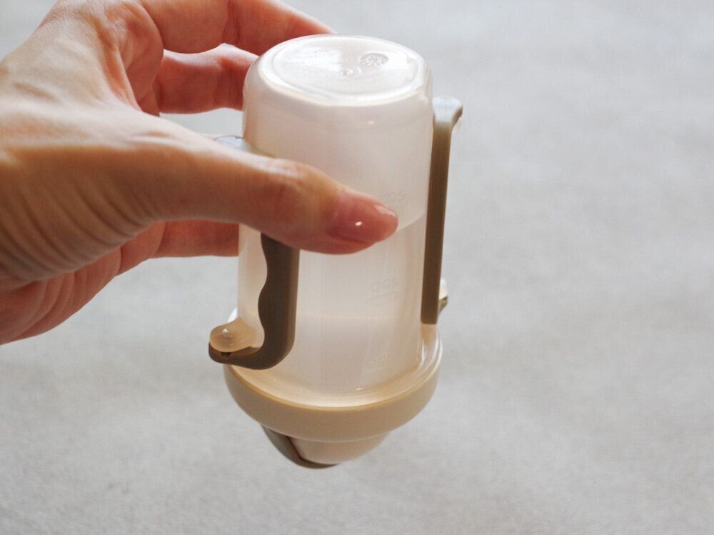 【ダイソー】330円でも安い！取っ手がたためてコンパクトな「ベビーストローマグ」
