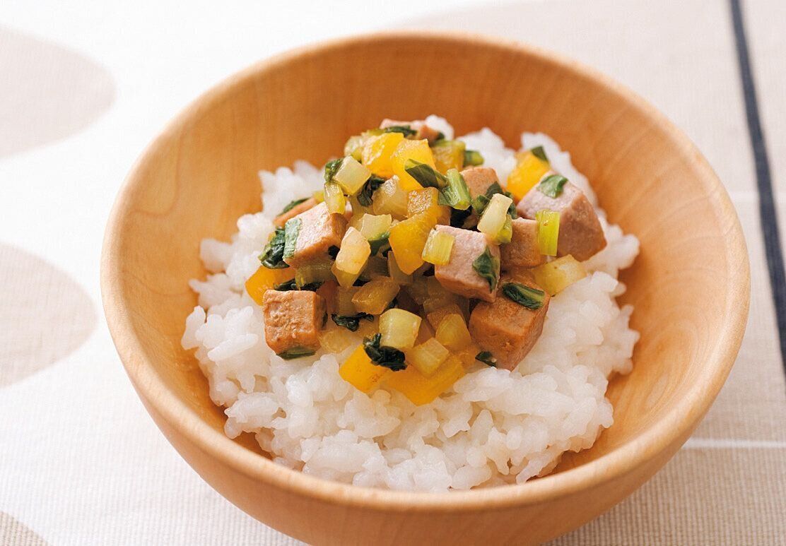 まぐろとチンゲンサイのみそ炒め丼 （離乳完了期 1才～1才6カ月ごろ）