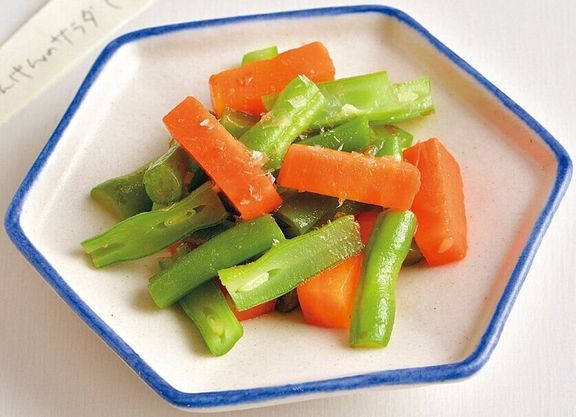 にんじんといんげんのサラダ (離乳後期 9~11カ月ごろ)