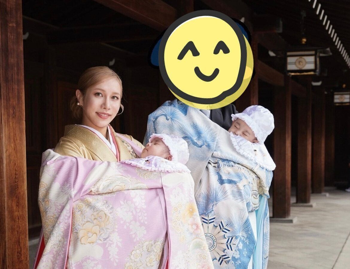 お宮参りでの家族写真。