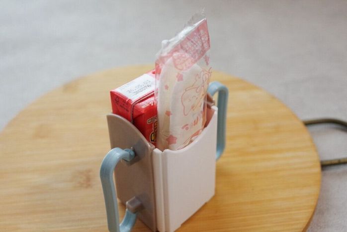 【ダイソー】うっかり汚れを防ぐ!持ってると安心な「紙パック飲料のお供」とは