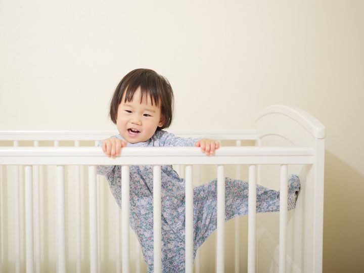 ベビーベッドはいつまで使う 赤ちゃんの発達から考えるサイズの選び方と卒業のサイン たまひよ ベビーベッドはいつまで使う 赤ちゃんの発達から考えるサイズの選び方と卒業のサイン たまひよ