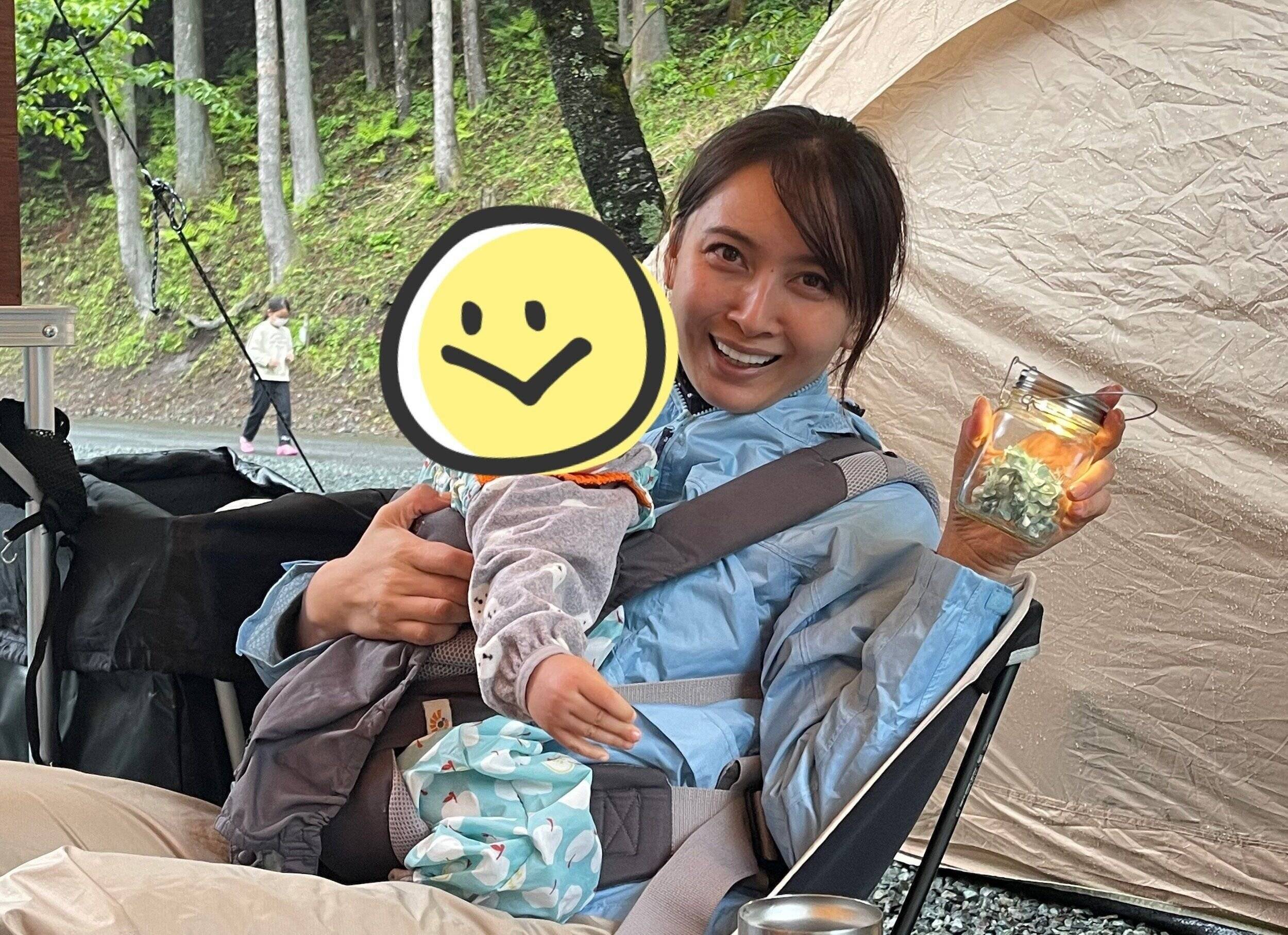キャンプに行ったときの、加藤さんと息子さんの写真。