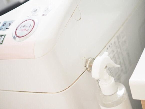 マグネットがつけば洗濯機横に除菌スプレーも収納できる