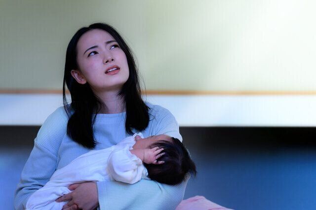 眠れない夜は何歳まで続く?「つらいです!子どもの夜泣き」