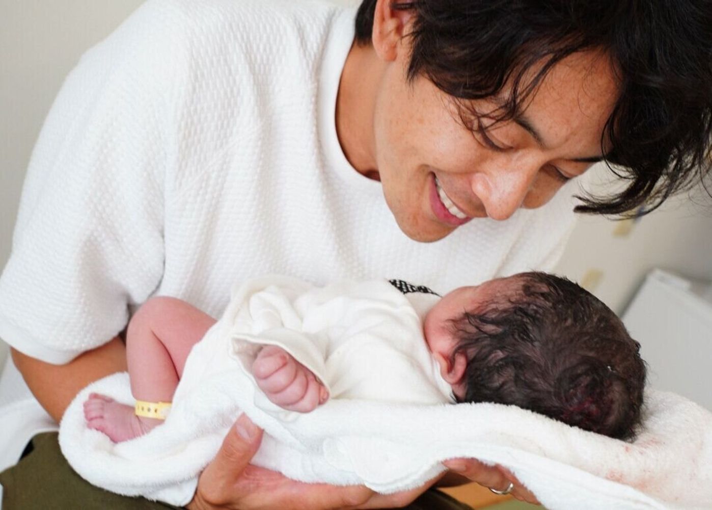 俳優 敦士 ついに妻が出産 立ち会った息子は複雑な表情をしたあと 衝撃的な発言を たまひよ 俳優 敦士 ついに妻が出産 立ち会った息子は複雑な表情をしたあと 衝撃的な発言を たまひよ