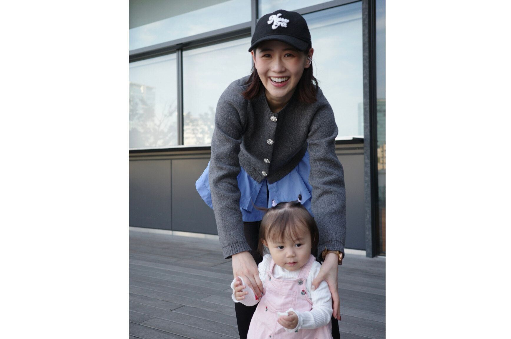 お出かけ中の、西野さんとにこりちゃん。