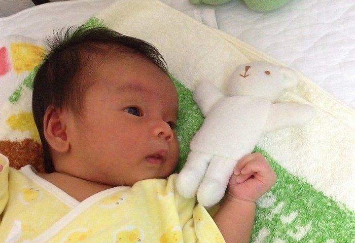 はじめての母乳育児 しこり 突然の高熱 激痛の乳腺炎を乗り越えて 私が感じたこと たまひよ