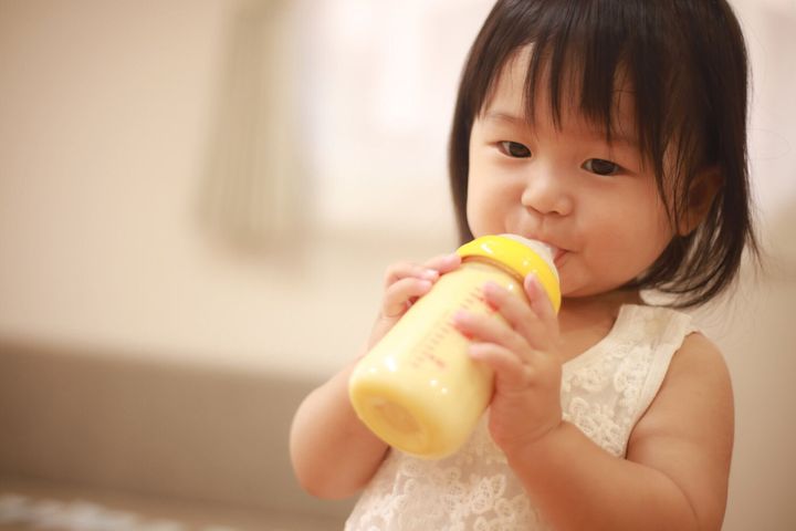 赤ちゃんの飲酒ミルク
