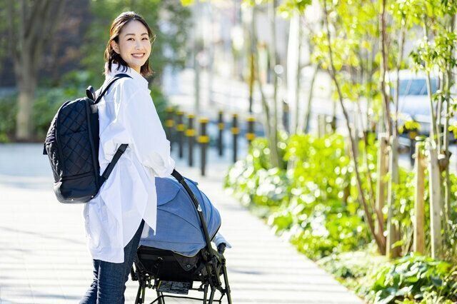 ベビーカー親子散歩