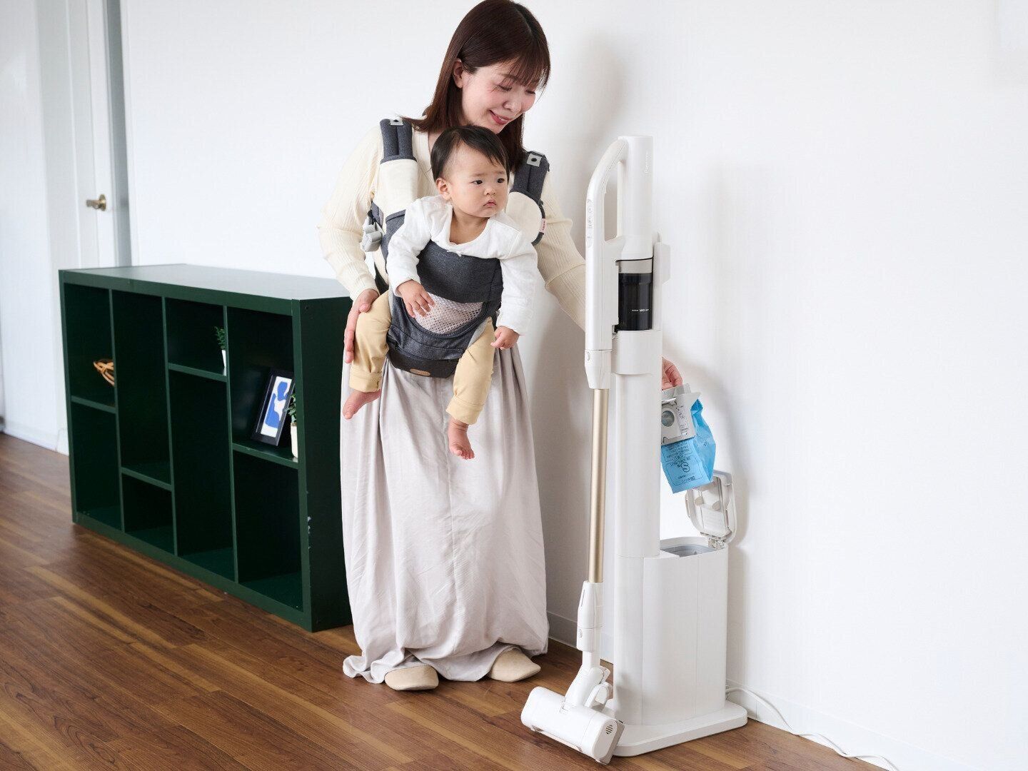 掃除が終わったあとにスティック本体をクリーンドックにしまうだけで、ゴミが毎回自動で収集される