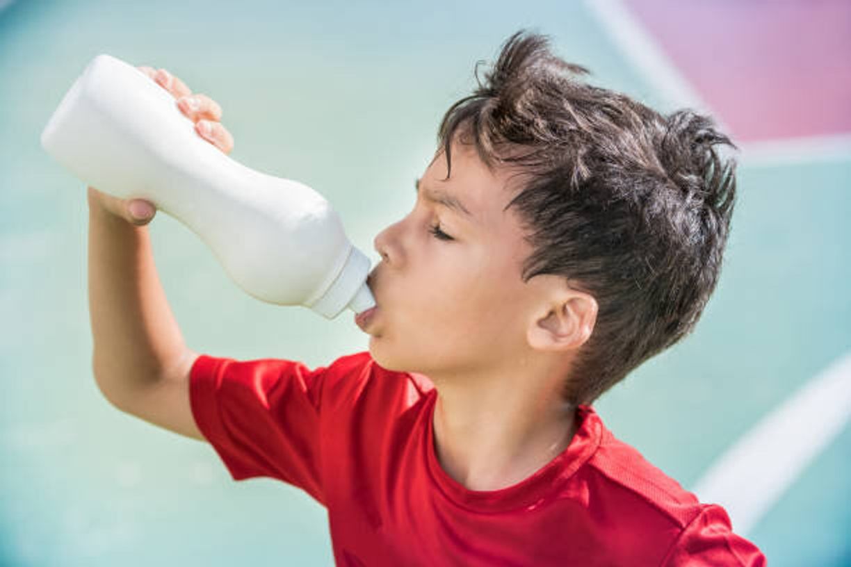 麦茶vs水 子どもに持たせる水筒の中身はどっち たまひよ 麦茶vs水 子どもに持たせる水筒の中身はどっち たまひよ
