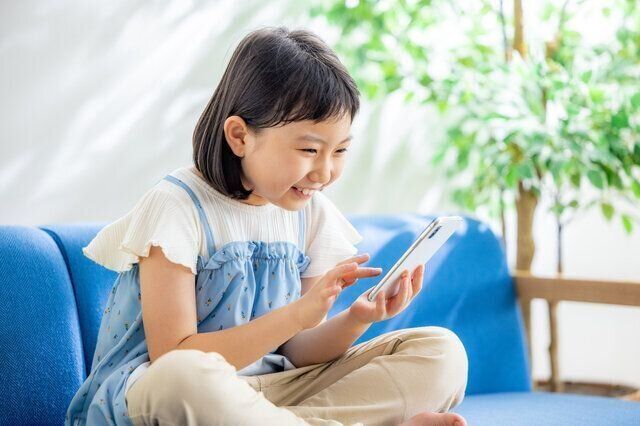 小学生スマホ持たせる？持たせない？持たせる意外なメリットも…!?