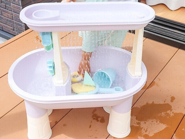 スリコ・セリアの水遊びグッズ ウォーターテーブル