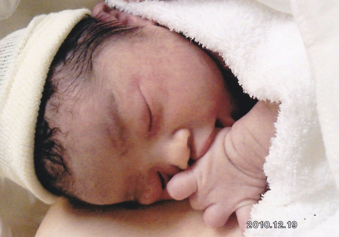 推定体重は3773g 骨盤に入らず緊急帝王切開になった長女の成長をエコー写真で振り返る たまひよ 推定体重は3773g 骨盤に入らず緊急帝王切開になった長女の成長をエコー写真で振り返る たまひよ