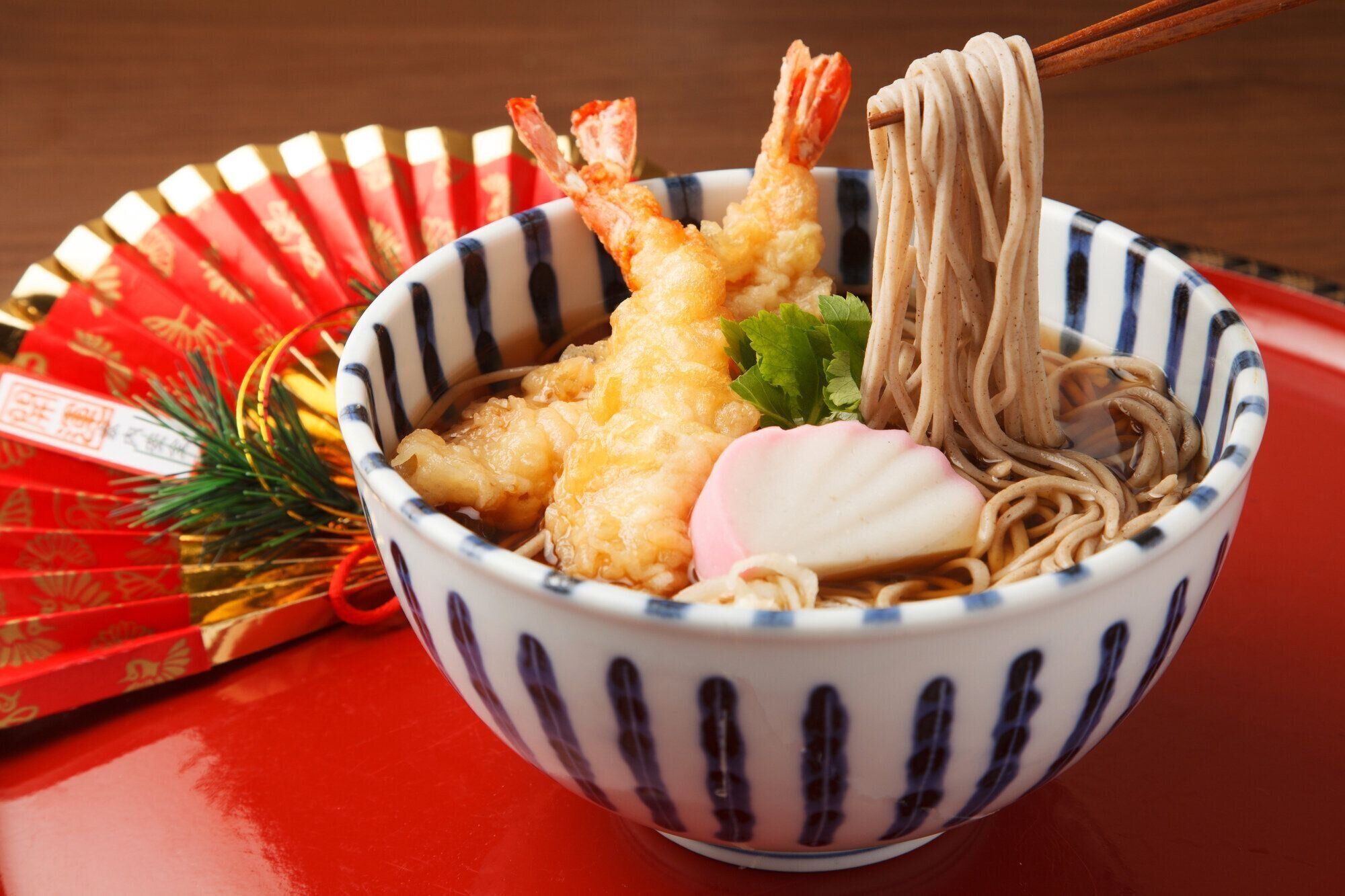 年越しそばは食べる？食べない？「大晦日の夜、何を食べますか？」