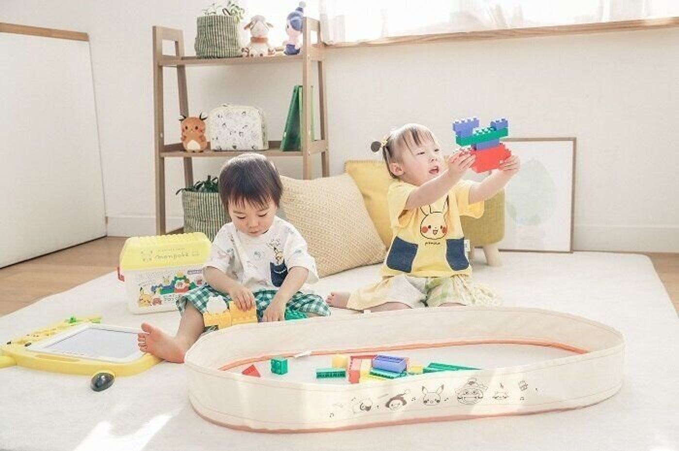 ピカチュウになったわが子がかわいすぎ お祝いにも喜ばれる ポケモンの公式ベビーグッズが超人気 たまひよ ピカチュウになったわが子がかわいすぎ お祝いにも喜ばれる ポケモンの公式ベビーグッズが超人気 たまひよ