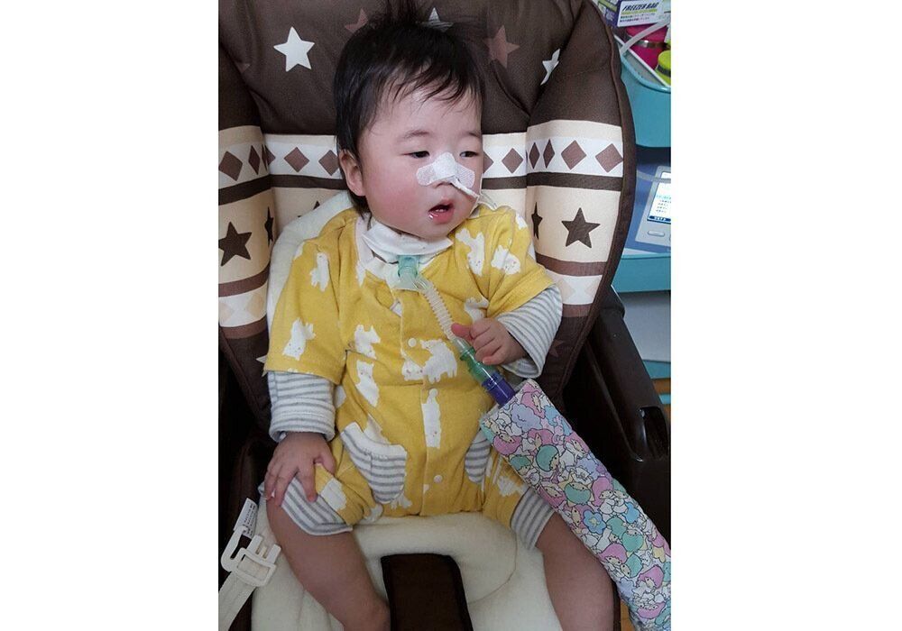 自宅でのKちゃん（生後7カ月ごろ）