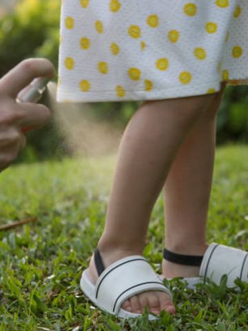 6 9月は殺虫剤の吸入事故に注意 殺虫剤が顔や目にかかったらどうすれば 医師監修 たまひよ 6 9月は殺虫剤の吸入事故に注意 殺虫剤が顔や目にかかったらどうすれば 医師監修 たまひよ