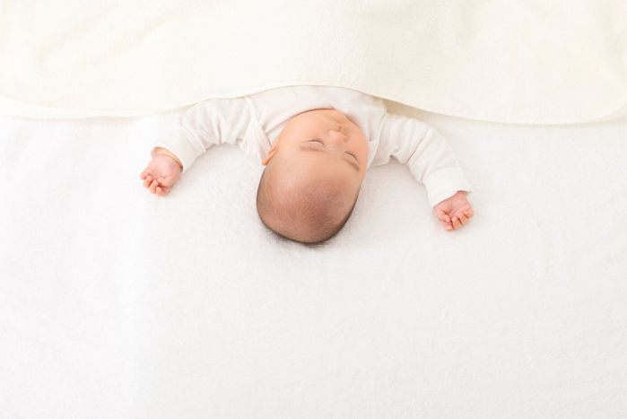 赤ちゃんベッドルームのベッド