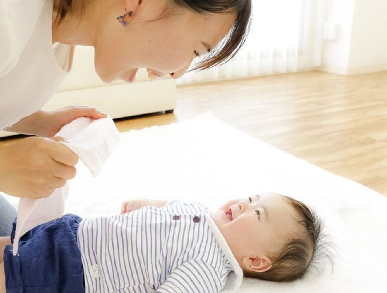 専門家監修 3 5カ月 首すわりごろから 外出ngだからおうちででどんどん室内遊び6選 たまひよ 専門家監修 3 5カ月 首すわりごろから 外出ngだからおうちででどんどん室内遊び6選 たまひよ
