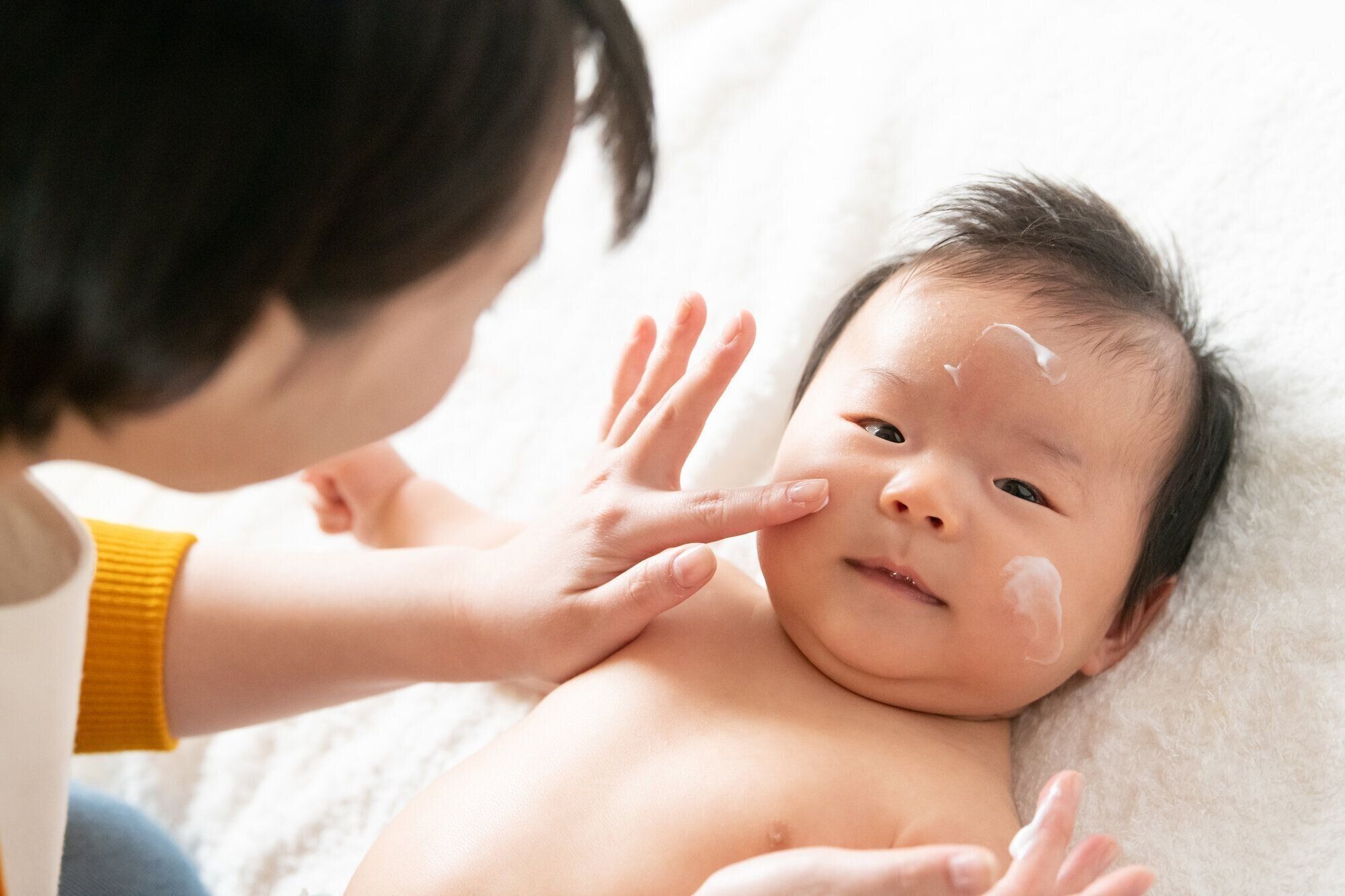 赤ちゃんのお肌のケアに欠かせないスキンケアグッズ、ママたちが選んだのは？