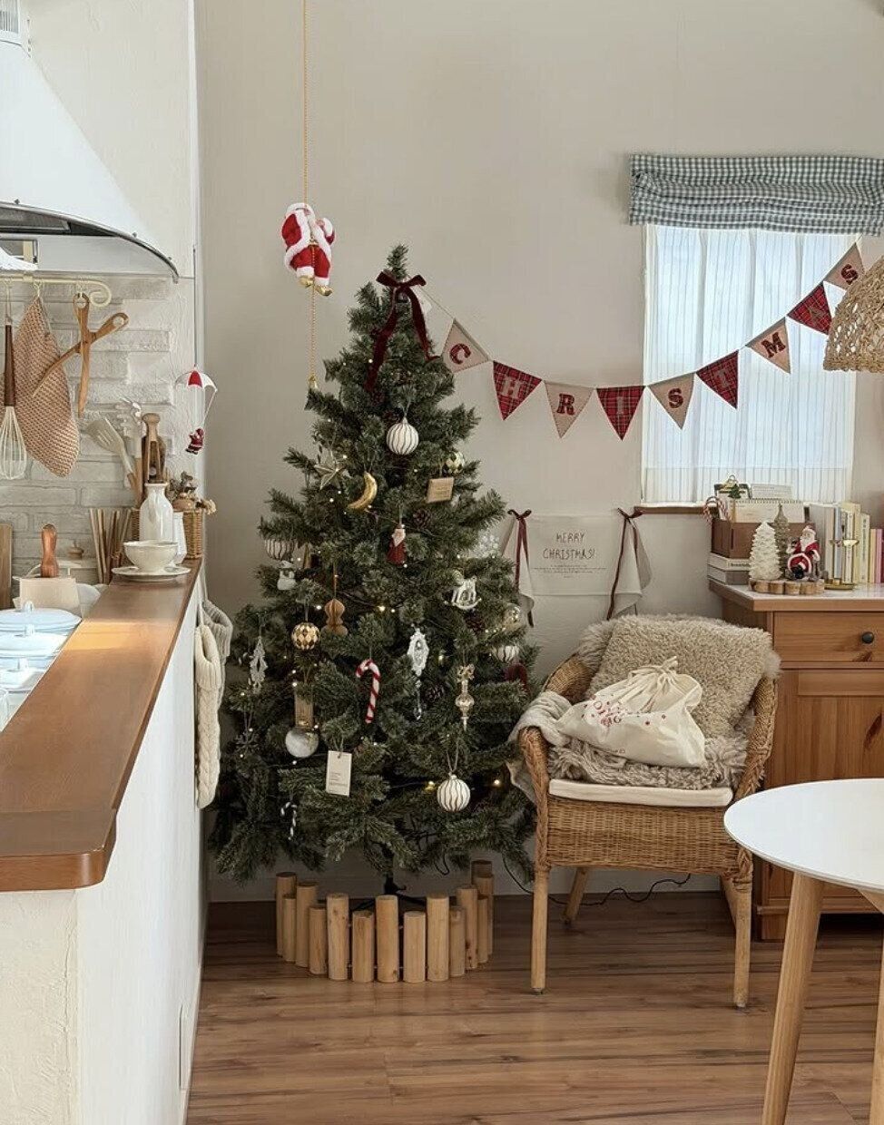 出典：Instagramアカウント「cwh__mana」