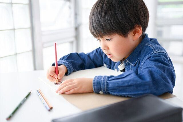 子どもの字が汚い！習字教室？はたまた、気持ちの問題!?　どうすれば直る？
