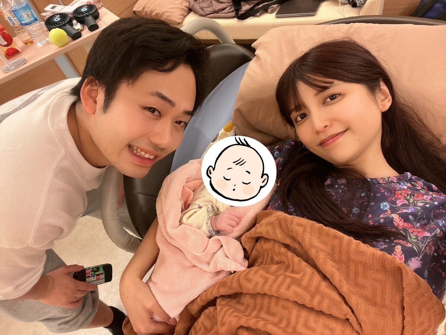 コルクくんを出産直後の、初めての家族写真。