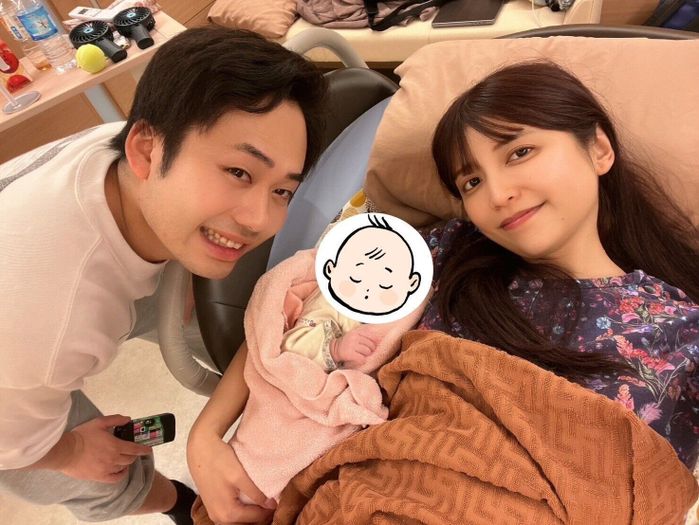 コルクくんを出産直後の、初めての家族写真。